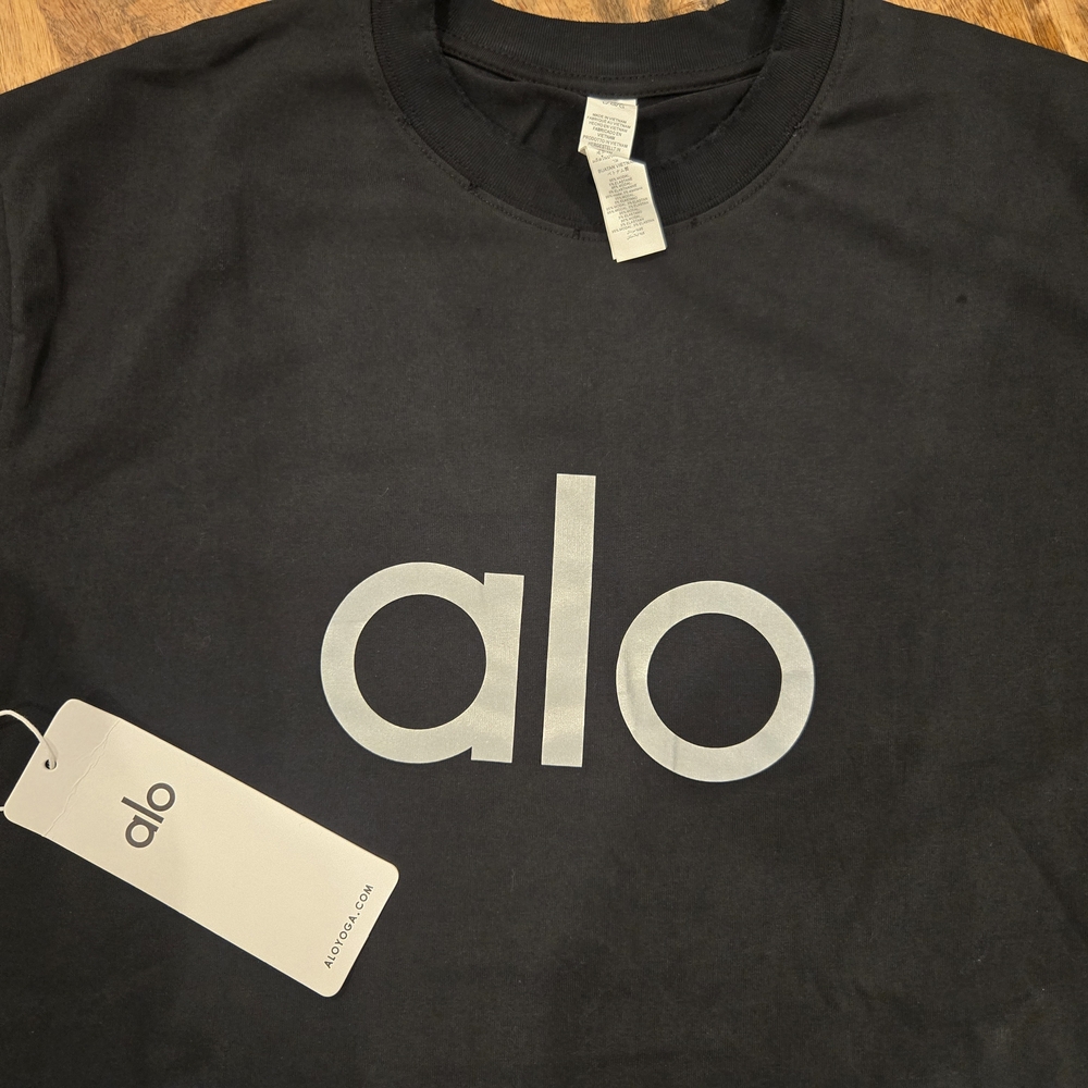 ALO Yoga Black Short Sleeve Tee